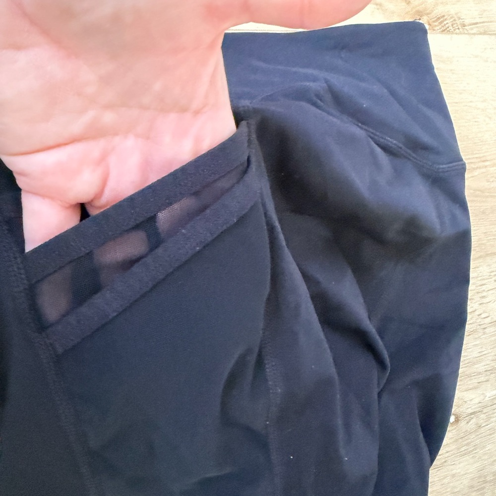 Fabletics Women's Black Biker Shorts 1X - Picture 6 of 9